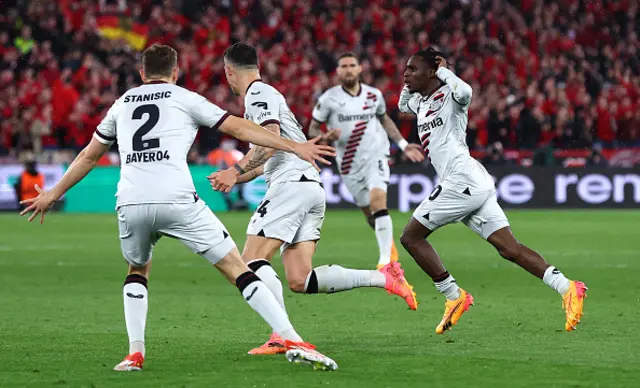 Jeremie Frimpong of Bayer Leverkusen celebrates