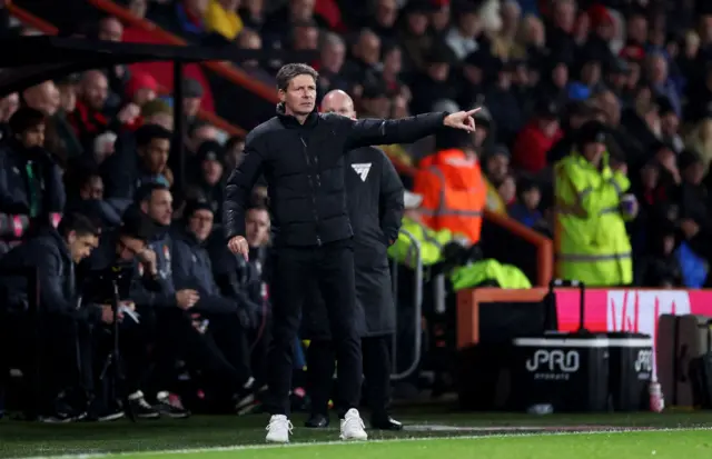 Glasner direcxts his players from the touchline