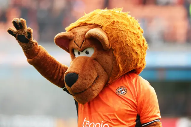 The Dundee United mascot