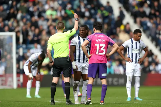 Brandon Thomas-Asante is sent off against Sunderland