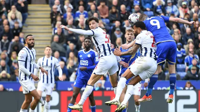 Jamie Vardy heads in Leicester's second goal