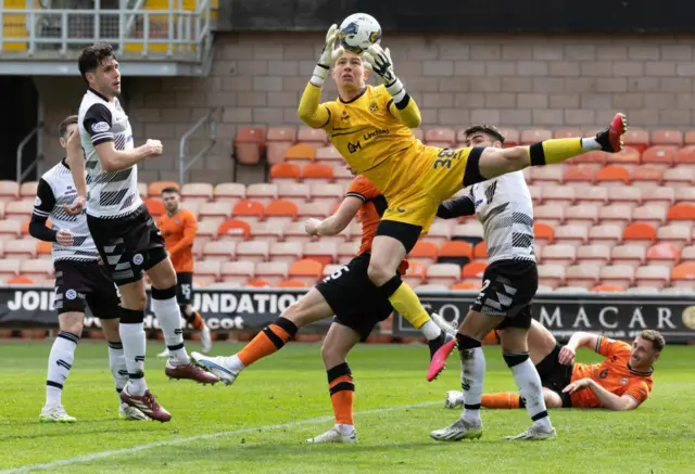 Ayr and Dundee United players