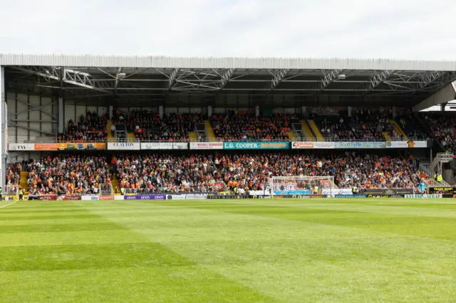 Dundee United supporters