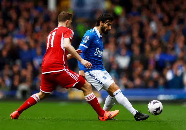 Andre Gomes on the ball for Everton