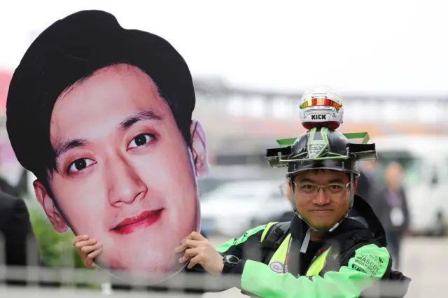 fan at the chinese grand prix