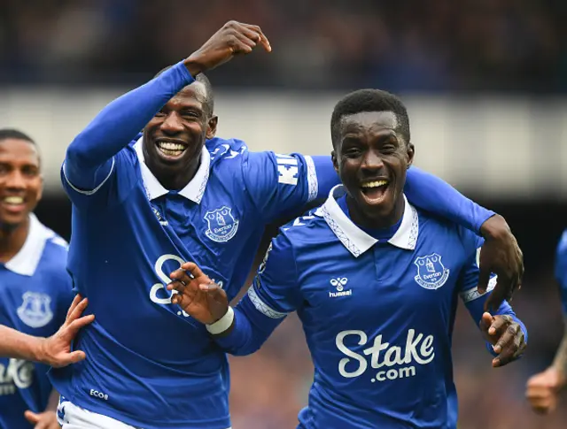 Everton's Idrissa Gueye celebrates scoring