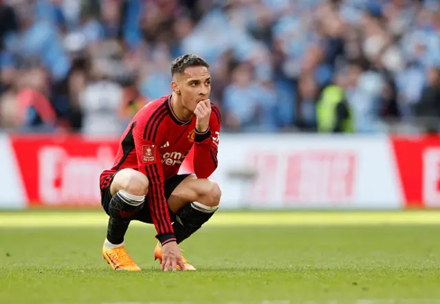 A dejected looking Antony of Manchester United