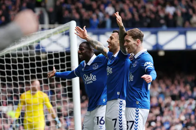 Dwight McNeil of Everton celebrates scoring