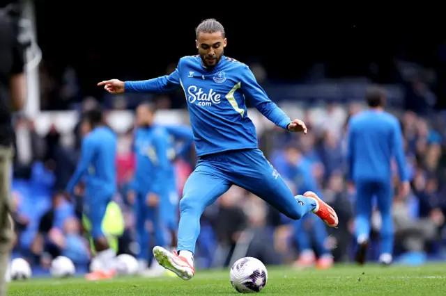 Dominic Calvert-Lewin of Everton warms up