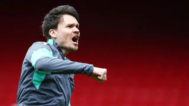 Sheff Wed boss Danny Rohl celebrates his side's win at Blackburn