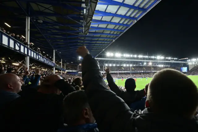 Everton fans sing as the minutes tick down