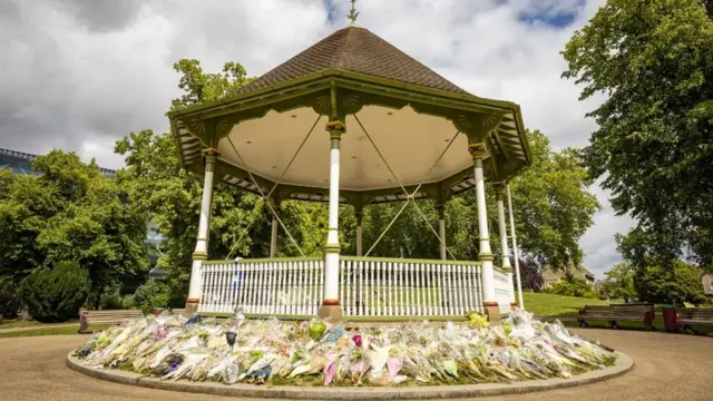 Floral tributes at Forbury Gardens