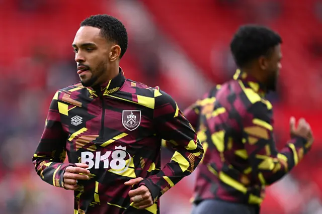 Vitinho of Burnley warms up