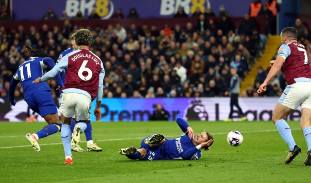 Chelsea's Noni Madueke scores their first goal