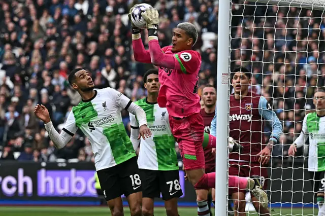 Alphonse Areola claims the ball