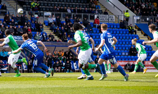 Emiliano Marcondes curls in his free-kick