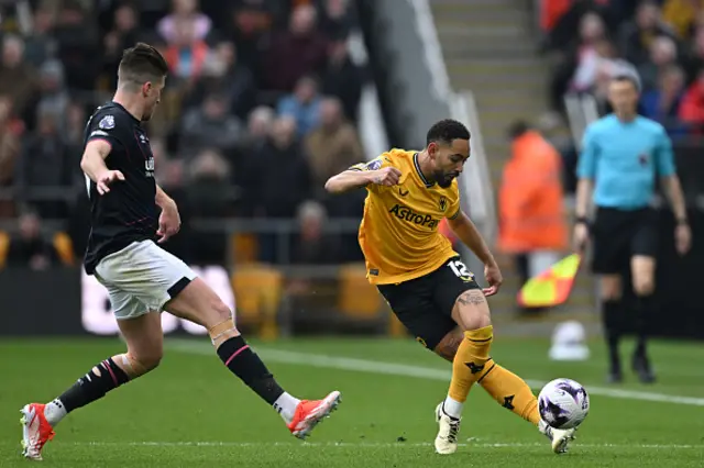 Matheus Cunha executes a rabona pass