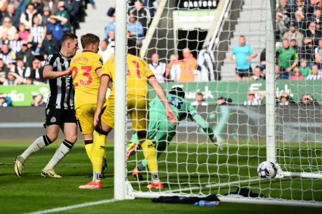 Osborn scores an own goal for Newcastle's fifth