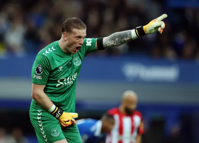 Pickford shouts and makes orders to his defenders