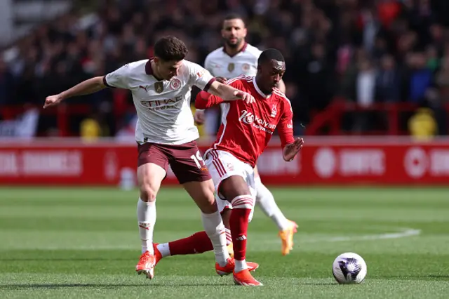 Julian Alvarez of Manchester City battles for possession