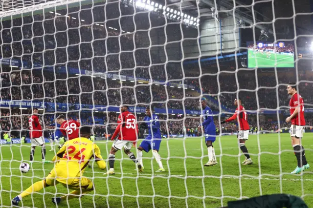 Cole Palmer scores Chelsea's winner against Manchester United