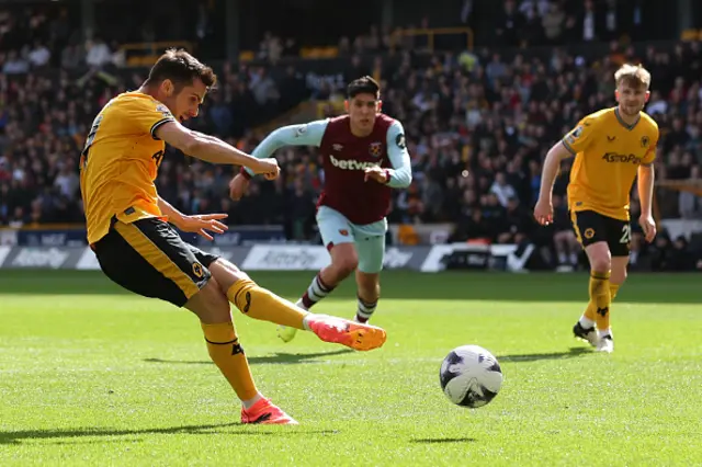 Pablo Sarabia scores from the penalty spot