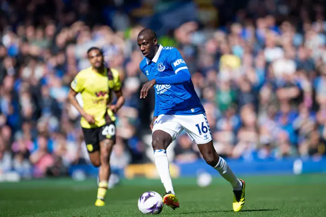 Abdoulaye Doucoure on the ball