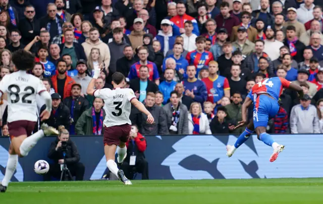 Mateta scores for Palace