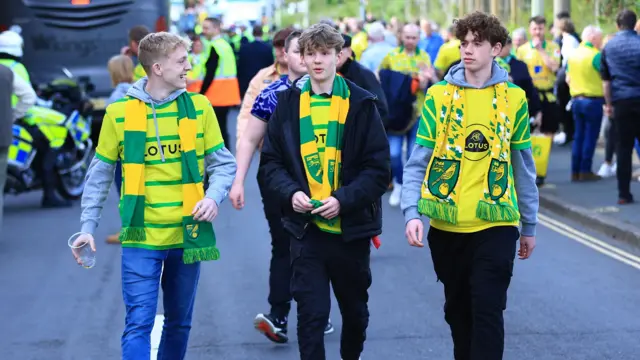 Norwich fans arrive at Carrow Road