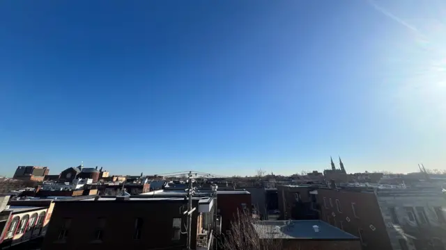 Photo of a cloudless day in Montreal, Quebec