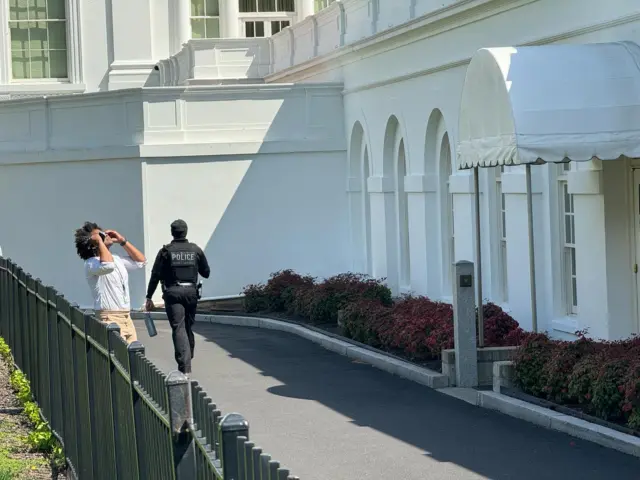 Staffers and Secret Service agents at the White House