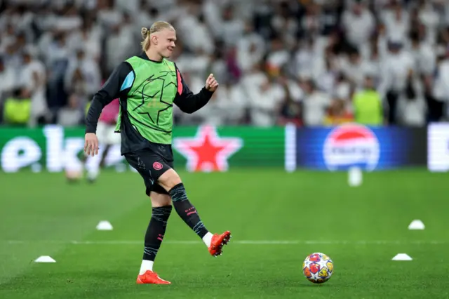 Haaland warms up at Bernabeu