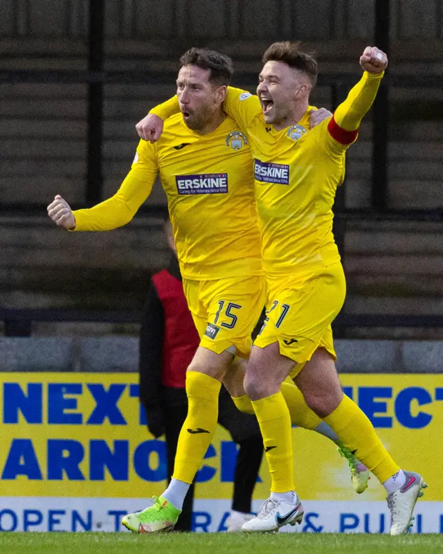 Morton celebrate