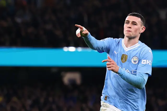 Phil Foden points