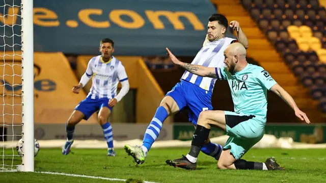 Paddy Madden scores for Stockport