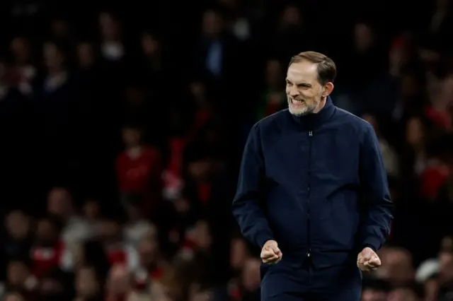 Tuchel  clenches his fists on the touchoine