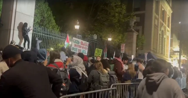 Protest at the campus gate