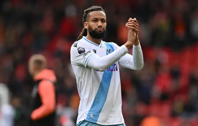 Jairo Riedewald applauds the fans