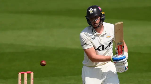 Jamie Smith batting for Surrey