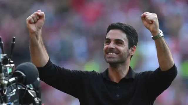 Mikel Arteta celebrates