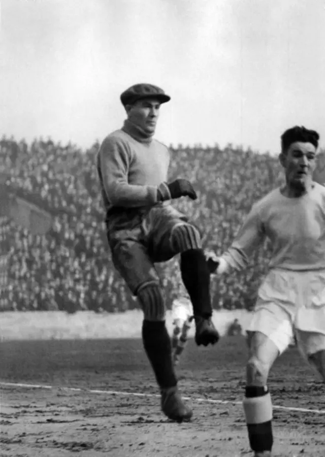 The earliest picture of Aston Villa v Liverpool that Getty Images have, 1933