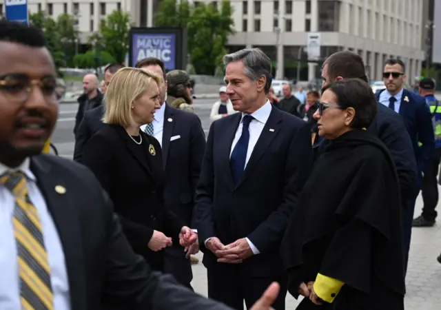 Antony Blinken visits the Independence Square during his visit to Kyiv