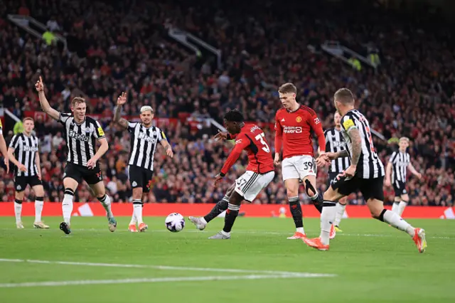 Kobbie Mainoo of Manchester United scores their 1st goal