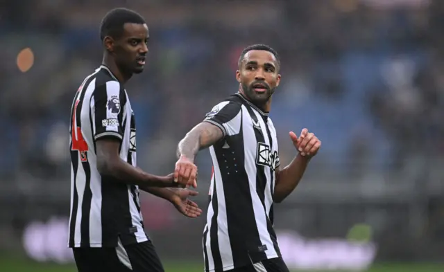 Alexander Isak of Newcastle United and Callum Wilson