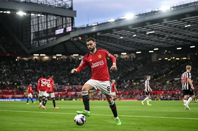 Bruno Fernandes controls the ball