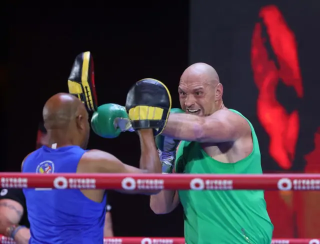 Tyson Fury on the pads in an open workout