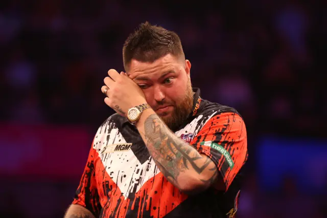 Michael Smith in tears after he secures his Premier League Darts play-off spot