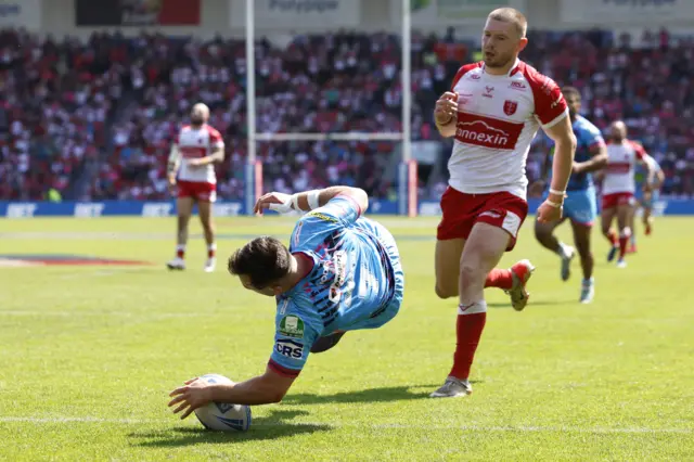 Harry Smith scores Wigan's fifth try