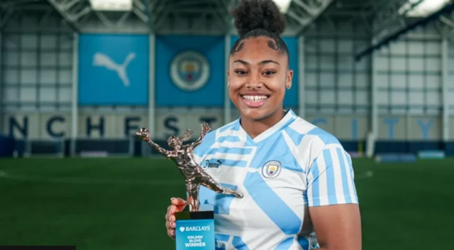 Man City's Khiara Keating with Golden Glove award