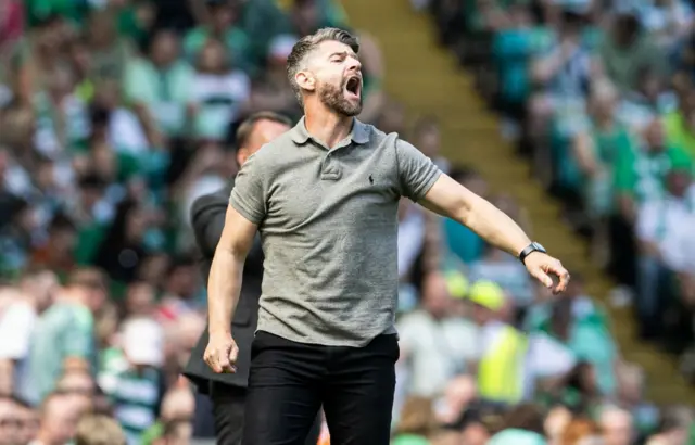 St Mirren manager Stephen Robinson